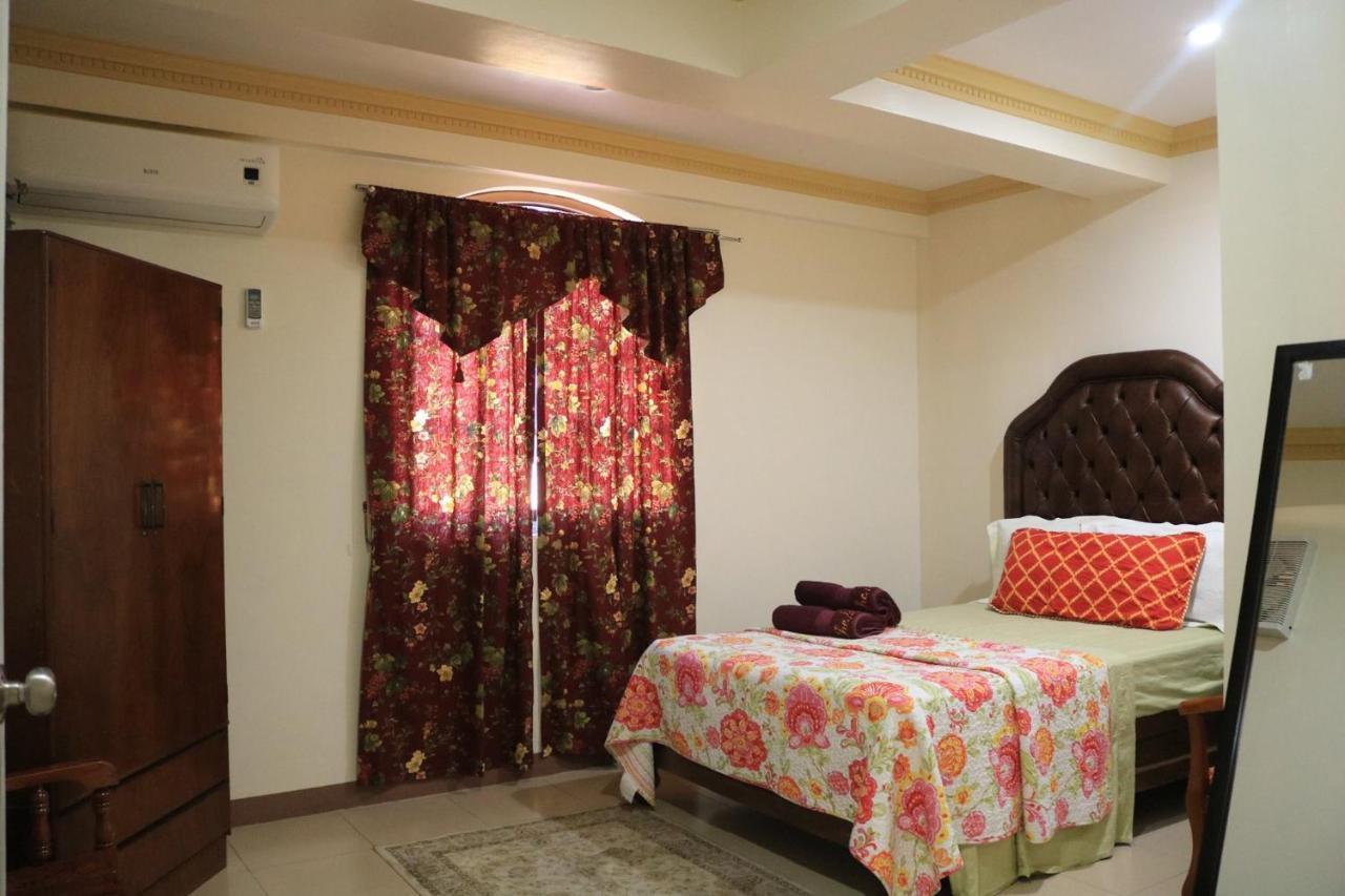 The Saint Joseph Residential Suites Лусена Екстериор снимка