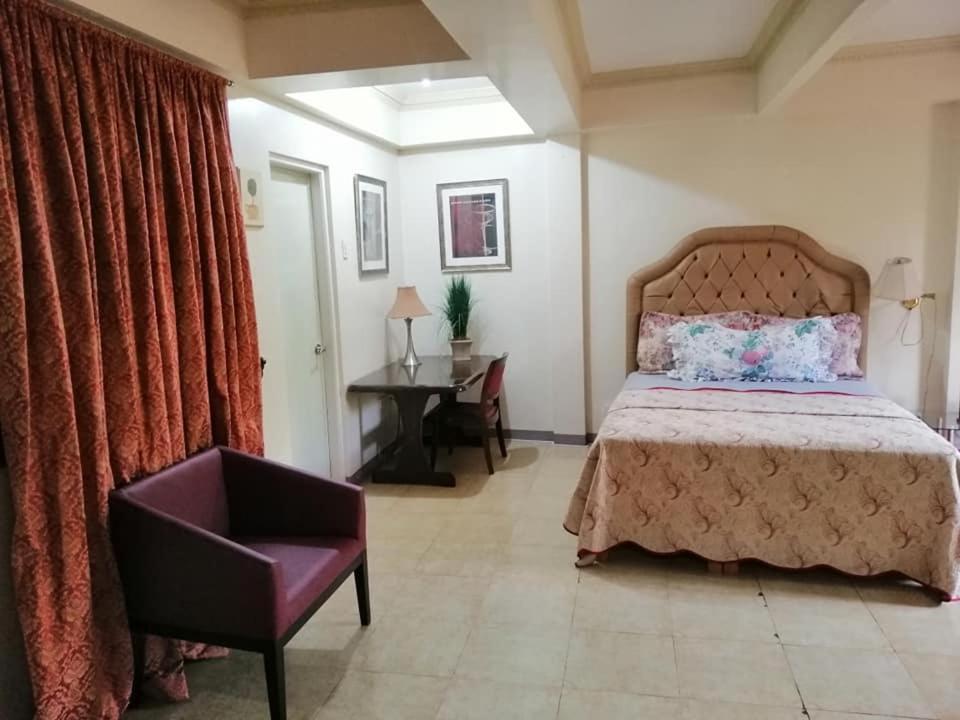 The Saint Joseph Residential Suites Лусена Екстериор снимка