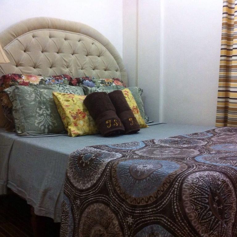 The Saint Joseph Residential Suites Лусена Стая снимка