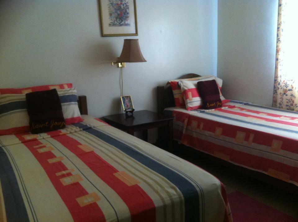 The Saint Joseph Residential Suites Лусена Екстериор снимка