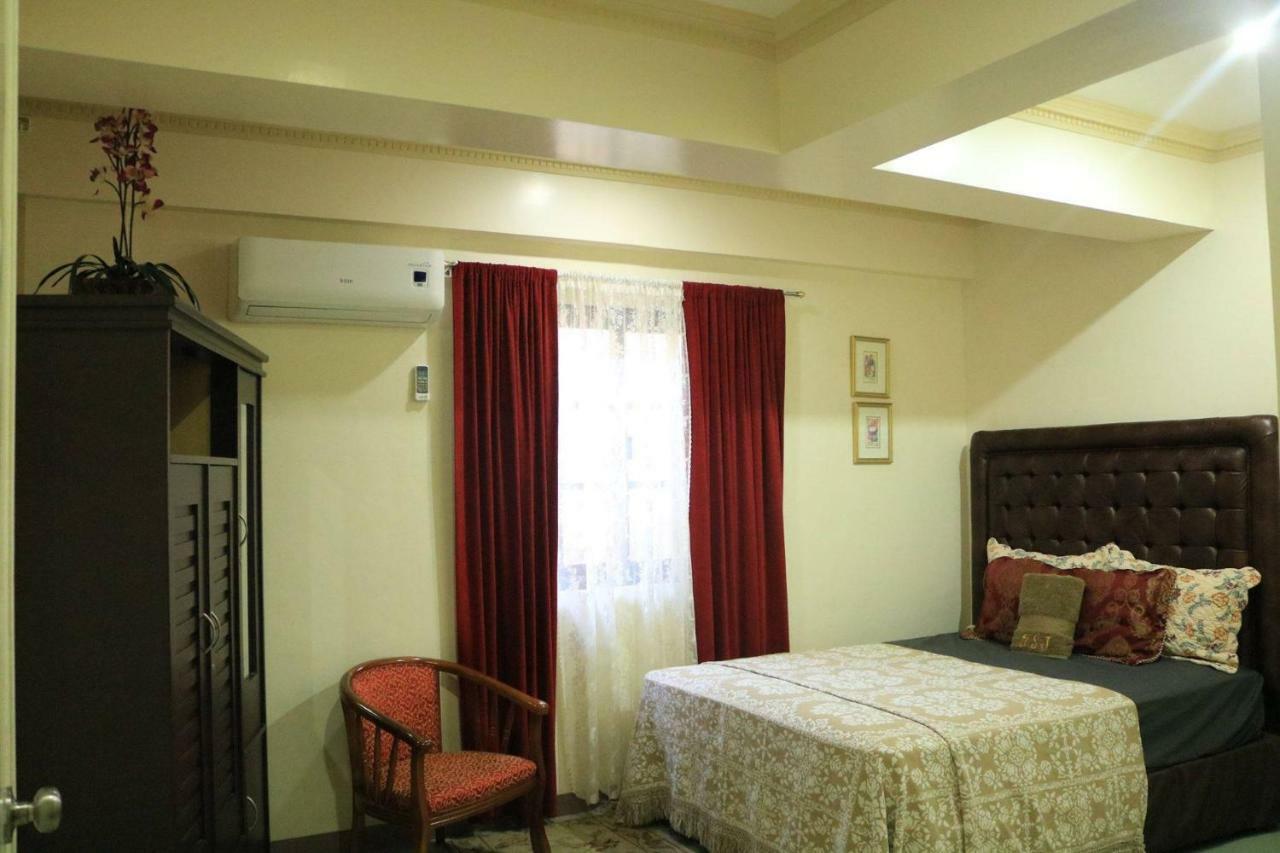 The Saint Joseph Residential Suites Лусена Екстериор снимка